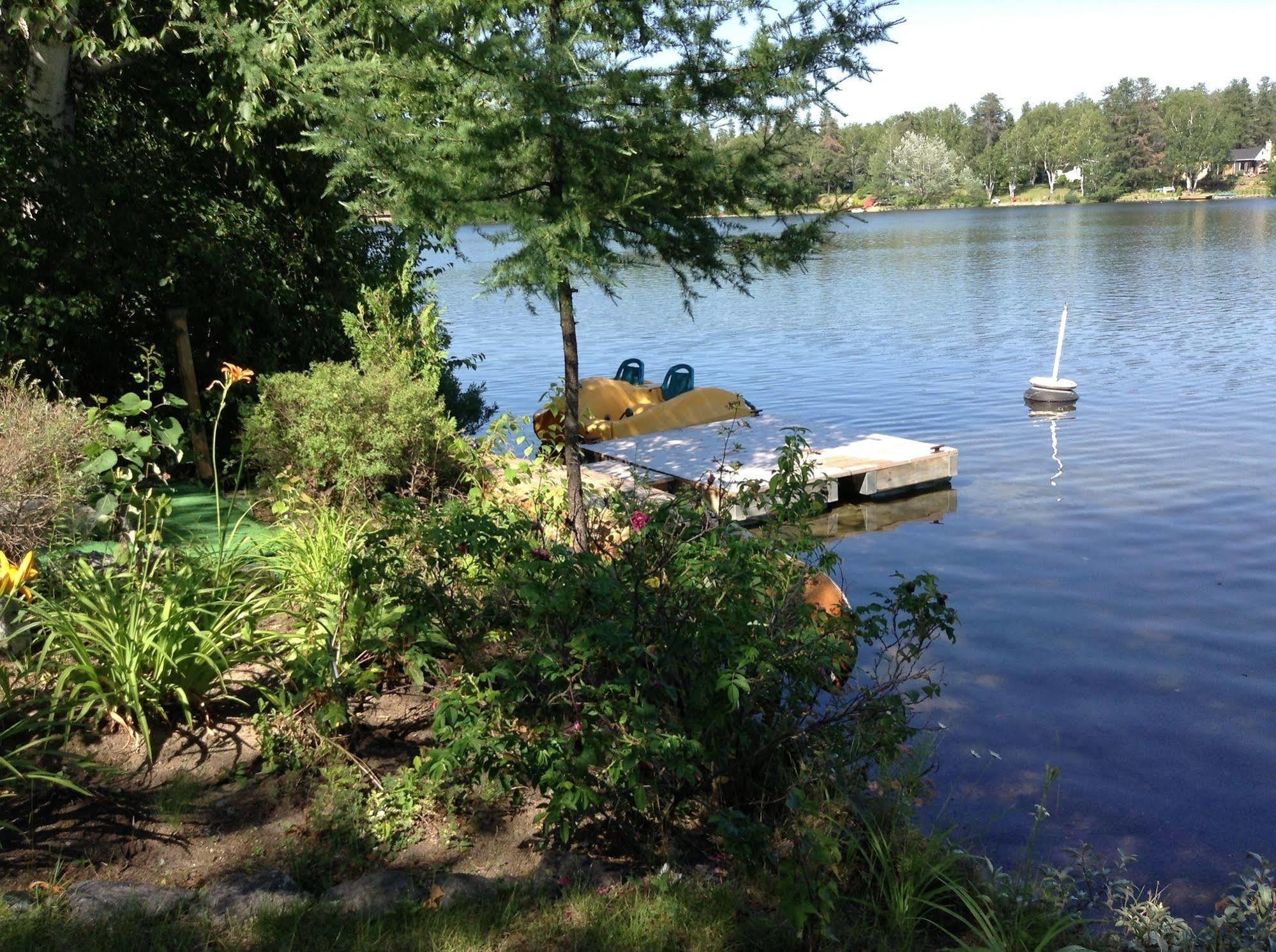 Gite Du Lac Docteur Bed and Breakfast Saint-Honoré Buitenkant foto